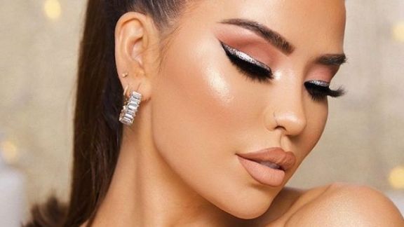 Tampilkan Kulit Glowing dengan Teknik Glaze Skin Make Up, Begini Langkahnya