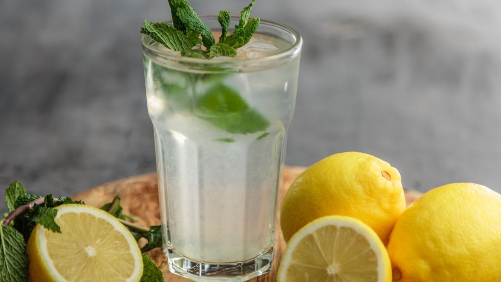 Selain Segar untuk Diminum, Air Lemon Memiliki Khasiat Lain untuk Tubuh, Mau Tahu?