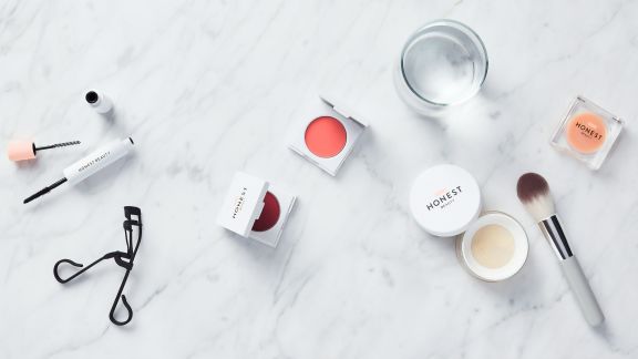 Hati-hati! Virus Corona Bisa Hidup di Alat Make Up Berbahan Plastik Selama 72 Jam