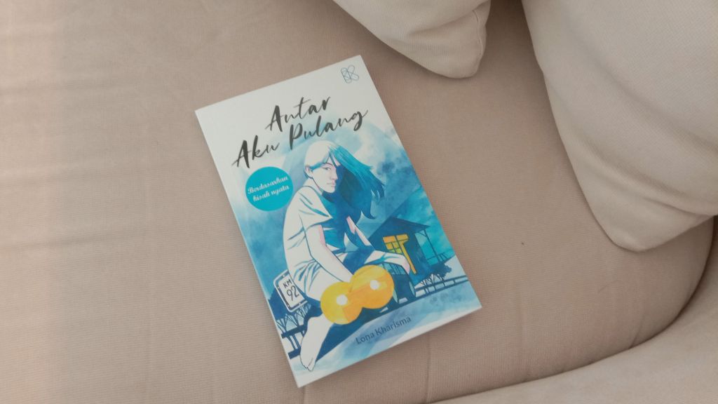 Ceritakan Makhluk Halus, Lona Kharisma Luncurkan Buku Perdananya