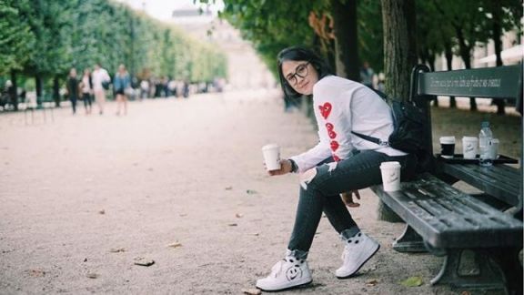 Fakta Menarik! Influencer Travel Anindita Mamesah akan Pergi ke Pantai Hanya Saat Badannya Kurus!