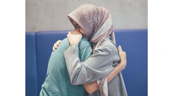 Kisah Haru Elsya Sandria yang Dapat Donasi 100 juta Demi Bantu Ojol