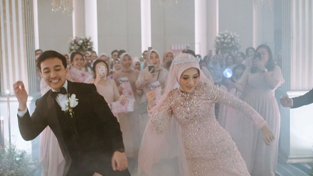 Unik! Pengantin di Bekasi Ini Nge-Dance BTS di Hari Pernikahannya