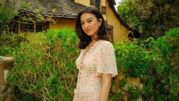 Party Bareng Pemain Film Parasite, Ini Sepak Terjang Karier Raline Shah yang Bikin Iri Warganet!