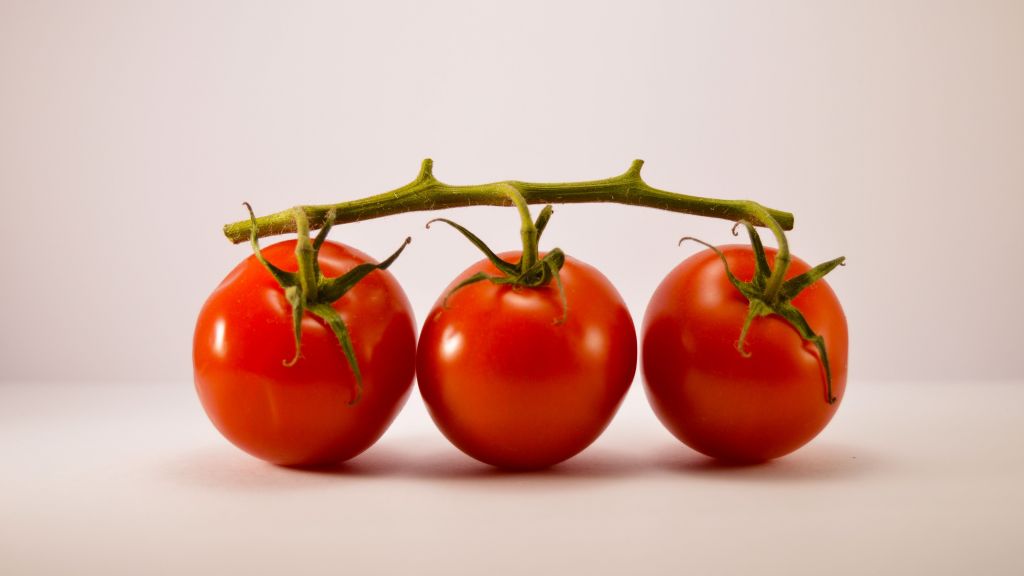 Bukan Dijus, Ternyata Tomat Rebus Bisa Cegah Kanker hingga Turunkan Berat Badan, Mau Coba 'Keajaibannya' Sendiri?