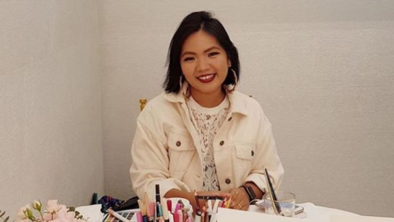Kisah Fashion Ilustrator Dinda Puspitasari yang Sukses Buat Ilustrasi di Acara Dior Hingga Chanel