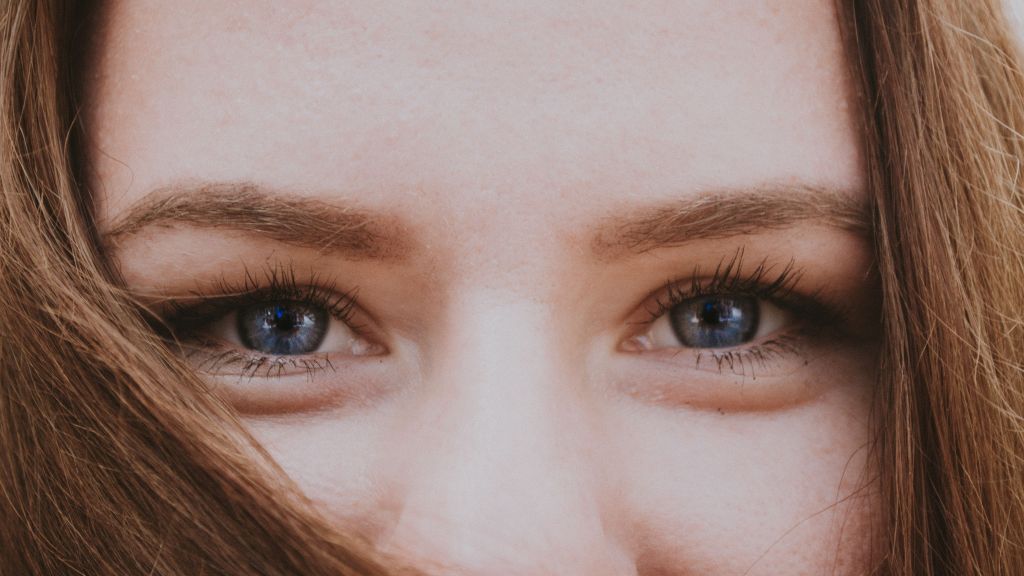 Enggak Usah Repot, 10 Bahan Ini Bisa Hilangkan Kantung Mata yang Bengkak
