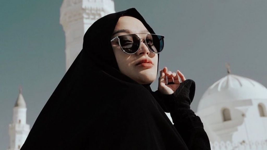 Sibad (Siti Badriah) Diserbu Netizen Usai Unggah Foto Pakai Hijab