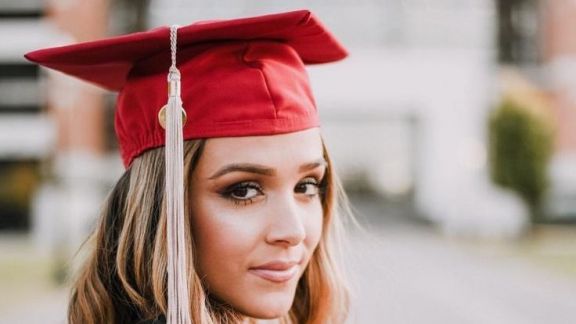 Pendidikan Tinggi untuk Wanita Itu Penting Gak Sih? Simak Pendapat Mereka!