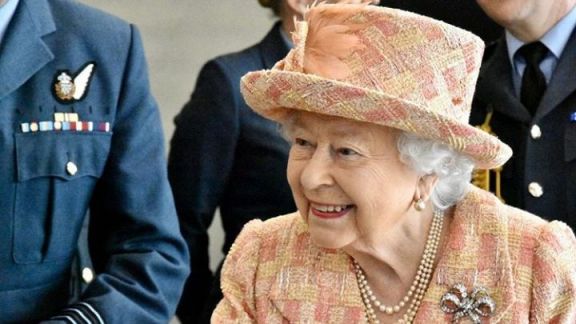 Ratu Elizabeth II Meninggal Dunia, Fenomena Alam Indah Ini Hiasi Langit di Hari Kepergiannya!