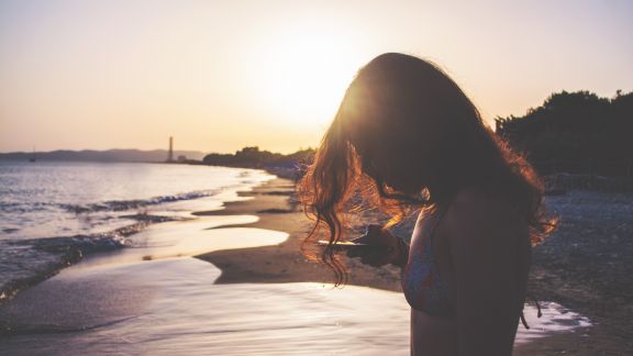 Jaga Kesehatan Rambut dengan Sunscreen, Seberapa Efektif Kegunaannya?