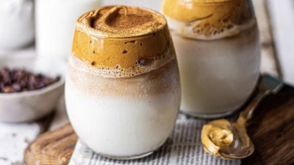 Sempat Viral di Awal Pandemi Covid-19, Yuk Bikin Lagi Dalgona Coffee yang Mengembang, Dijamin Kali Ini Gak Gagal Moms!