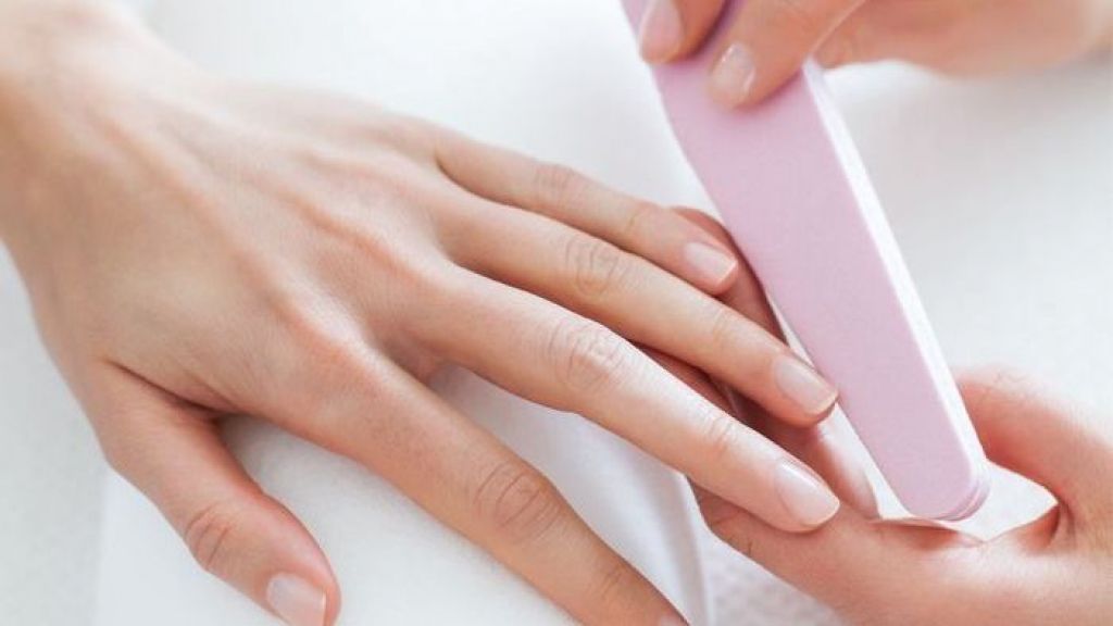 Tak Hanya Mempercantik Tampilan, Ini Beragam Manfaat Manicure Pedicure bagi   Kesehatan Kuku