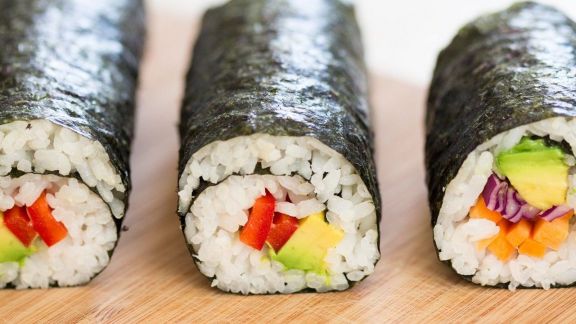 Buat MPASI ala Jepang, Simak Resep Salmon Sushi Tempura