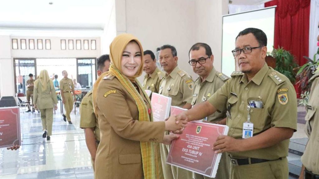 'Nampang' di Botol Hand Sanitizer, Ini 5 Fakta Menarik Bupati Klaten Sri Mulyani yang Mendadak Viral