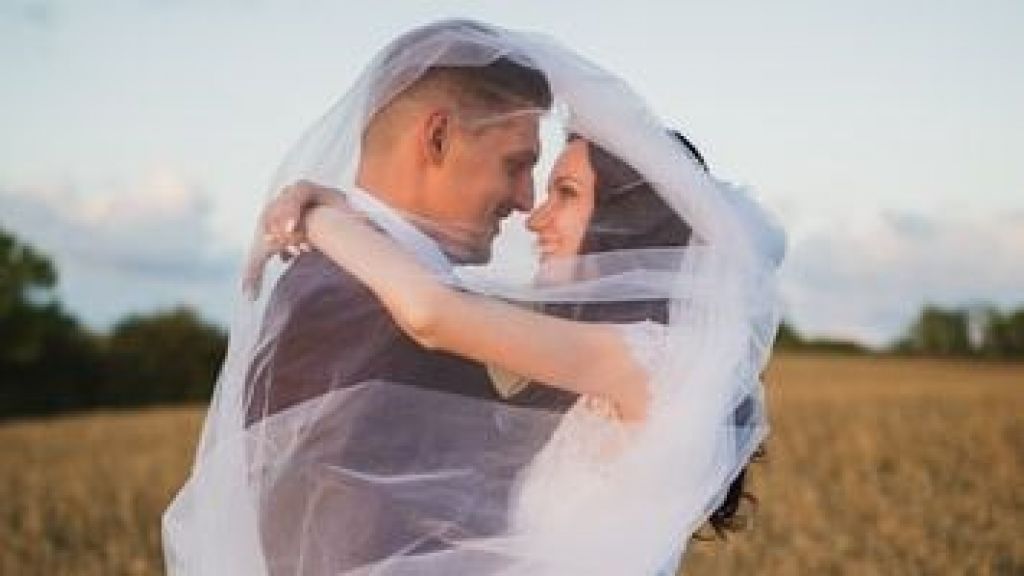 Untuk Kamu yang Akan Menikah, Gunakan Warna-Warna Berikut Ini untuk Meriahkan Hari Pernikahan Kamu!