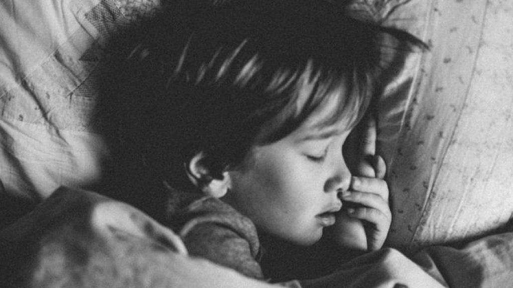 Ternyata Anak Harus Dibiasakan Tidur Sendiri, Kenapa Ya?