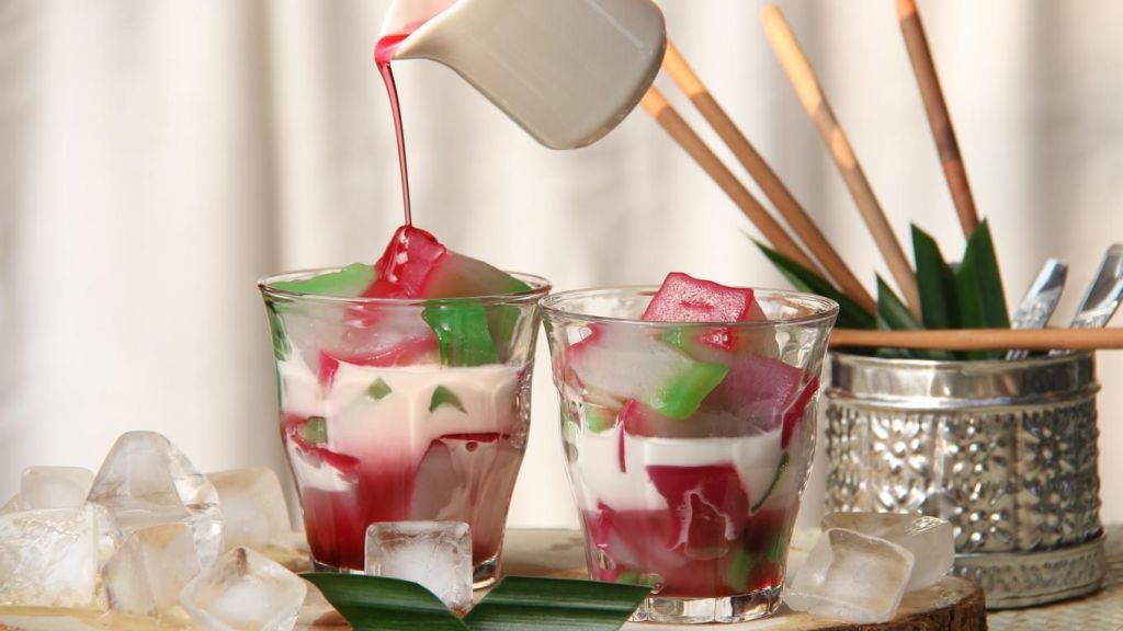 Es Selendang Mayang dan 3 Minuman Khas Indonesia Ini Dijamin Bikin Buka Puasa Makin Segar!