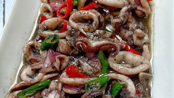 Resep Cumi Hitam Bumbu Kunyit Rempahnya Terasa Menyegarkan