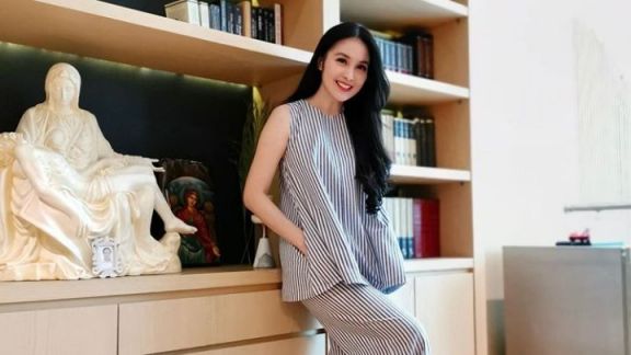Aksi Istri Pengusaha Tajir Jemput Anak ke Sekolah Viral, Penampilan Sandra Dewi Digibahin: Biasa Aja Kali!