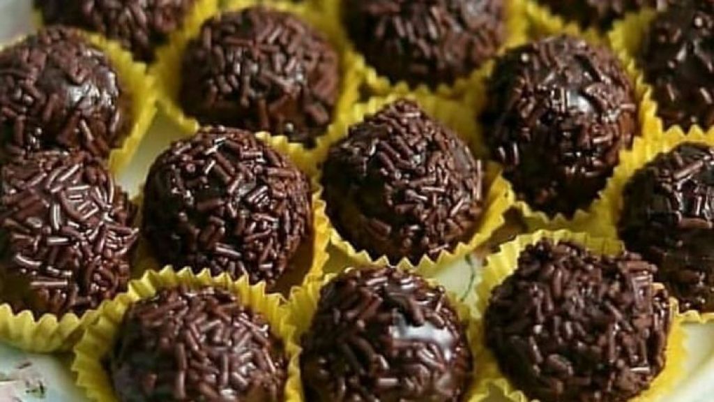 Kreasi Kue Lebaran: Resep Bola-Bola Coklat yang Chewy Abis!