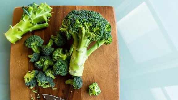 Glukosa Darah Aman dengan Rutin Konsumsi Brokoli, Emang Iya?
