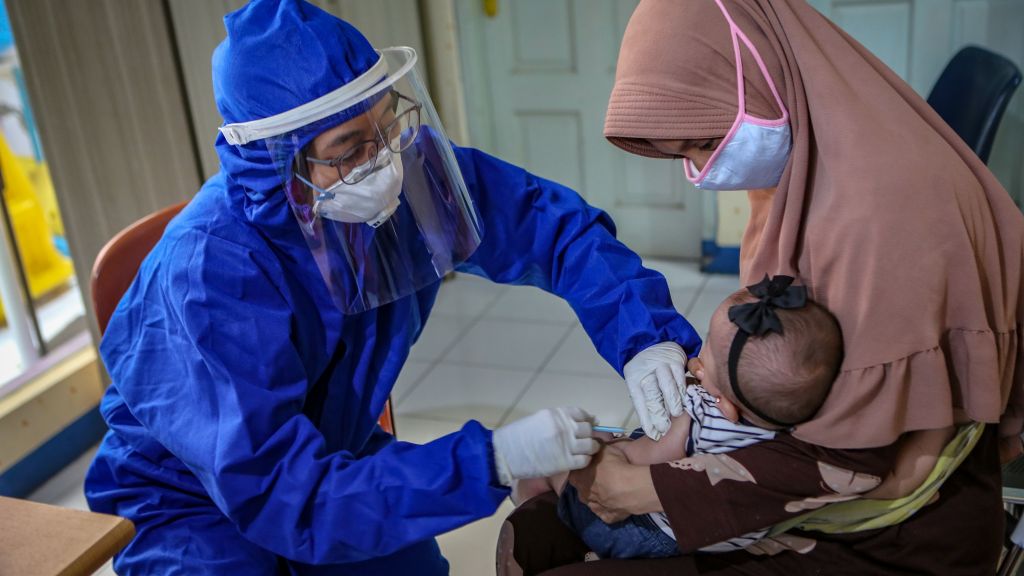 Terlambat Vaksinasi Anak saat Pandemi? Tenang Moms, Lakukan ‘Vaksinasi Kejar’ Aja, Ini Penjelasan Dokter