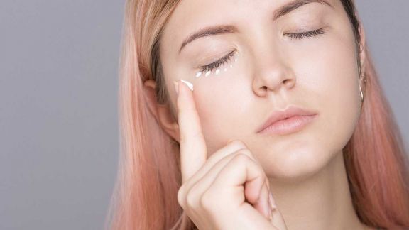 Yakin Gak Mau Coba? Ini Lho 11 Urutan Skincare yang Bisa Bikin Wajah Auto Glowing dan Mulus, Pori-pori dan Bruntusan Minggat!