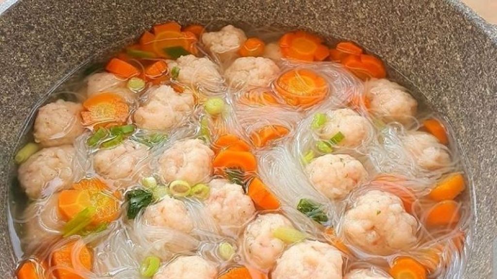 Resep Sup Bola Udang yang Cocok Disajikan Ketika Hujan Turun, Bisa Hangatkan Tubuh Si Kecil