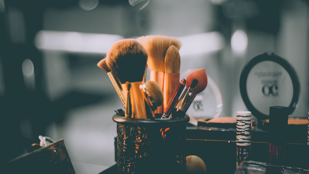 5 Kesalahan yang Sering Dilakukan oleh Wanita Ketika Menggunakan Makeup