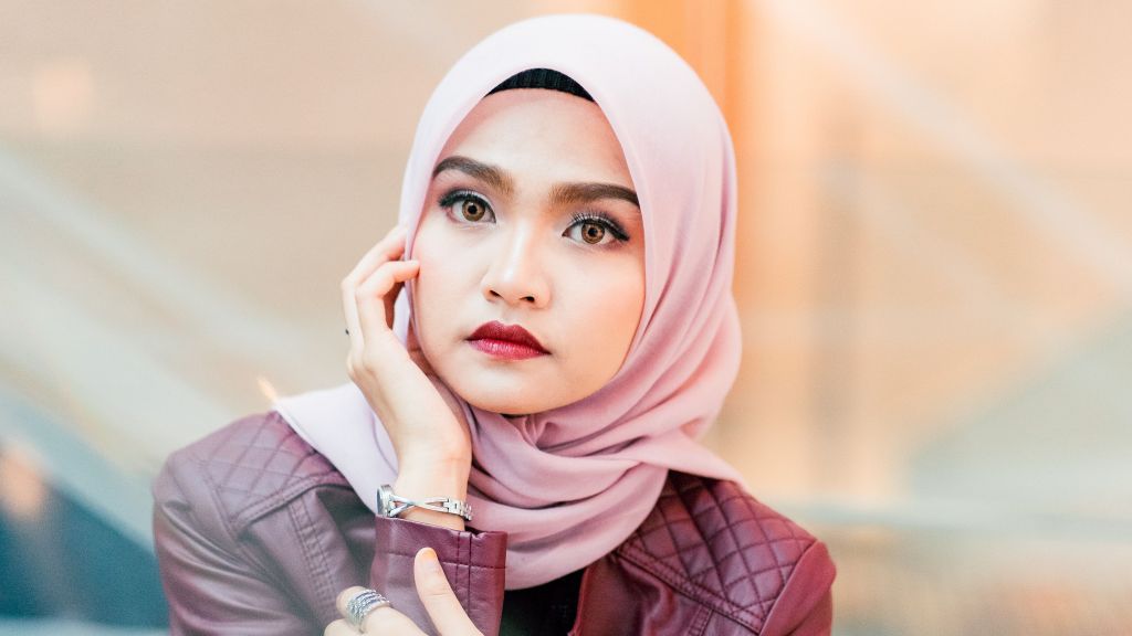 Intip 5 Tips Padu Padan Hijab Pastel Sesuai Warna Kulitmu