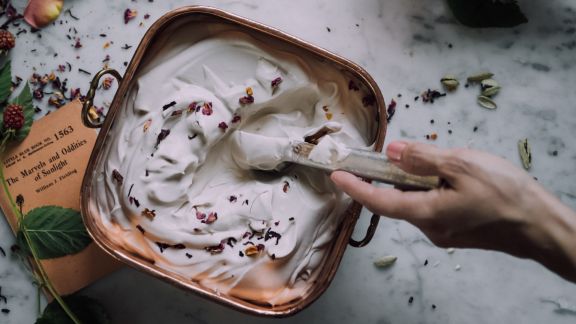 Penting Nih! Kandungan Skincare Harus Ada Tiga Kategori Ini, Dear