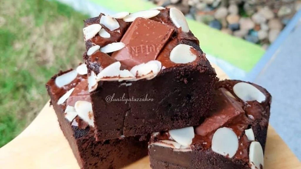 Trik Bikin Brownies Kesukaan Si Kecil, Coklatnya Berasa Banget Moms