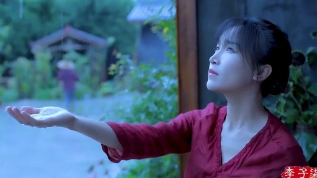 Konten Sederhana Usung Tema Kehidupan di Desa, YouTuber Cantik asal China Ini Raup Penghasilan Rp72 Miliar