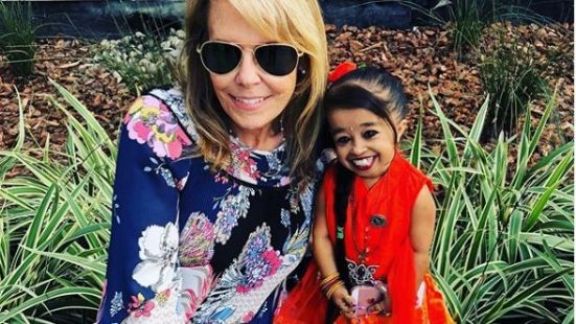 Bikin Heboh! Begini Curhatan Wanita Terkecil di Dunia, Selalu Pakai Baju Bayi!