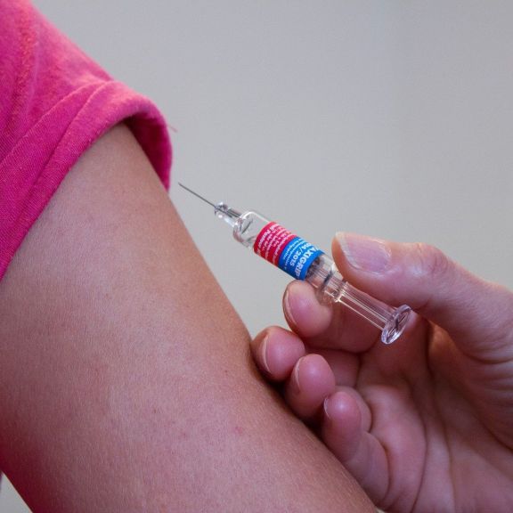 Penerima Vaksin Booster Merapat! Dokter Ungkap Pantangan yang Harus Dihindari
