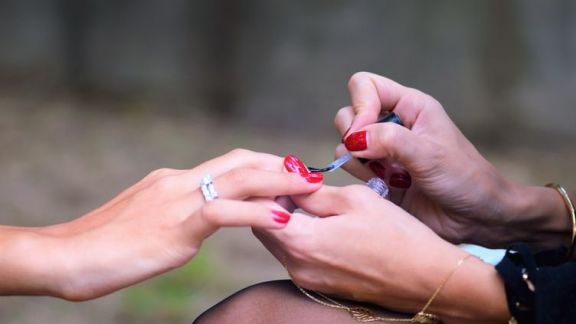 Kuku Makin Cantik,Ikuti Tips Ini Supaya Kutek  Awet, Beauty!