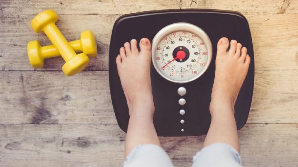 Mulai Perbaiki Gaya Hidup! 6 Cara ini Efektif Turunkan Berat Badan Tanpa Harus Berhenti Makan