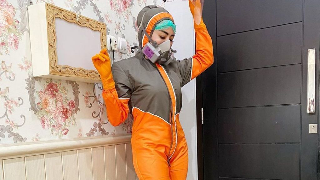 Bikin Salfok! Dokter Gigi di Malang Ini Pakai Baju APD Anti Mainstream dan Seksi!