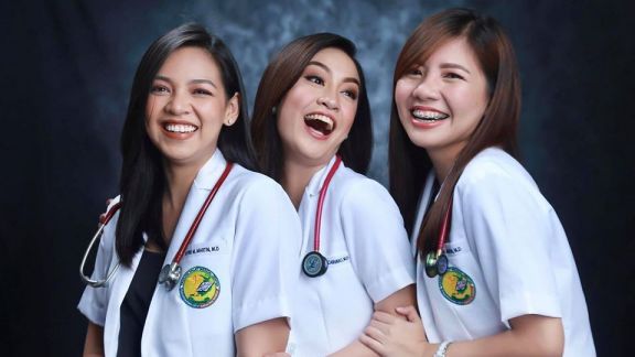 Bukan Kaleng-kaleng! Begini Kisah 3 Sahabat yang Sukses Bersama Jadi Dokter