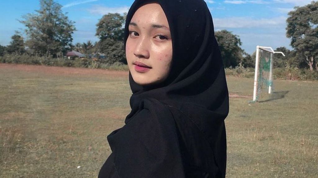Intip Yuk! Profil Si Cantik Indrian Puspita Pembawa Baki Bendera Pusaka Asal Aceh