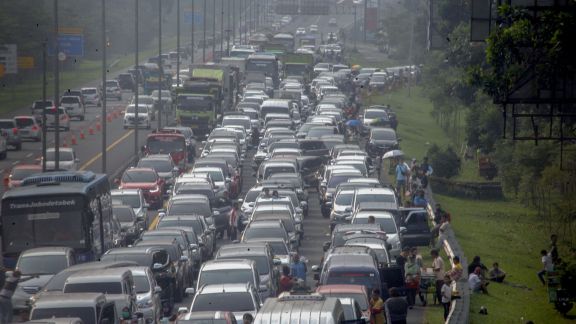44 Ribu Kendaraan Plesiran ke Ciawi saat Libur Waisak, Jasa Marga Catat Kenaikan Lalin Capai  47%