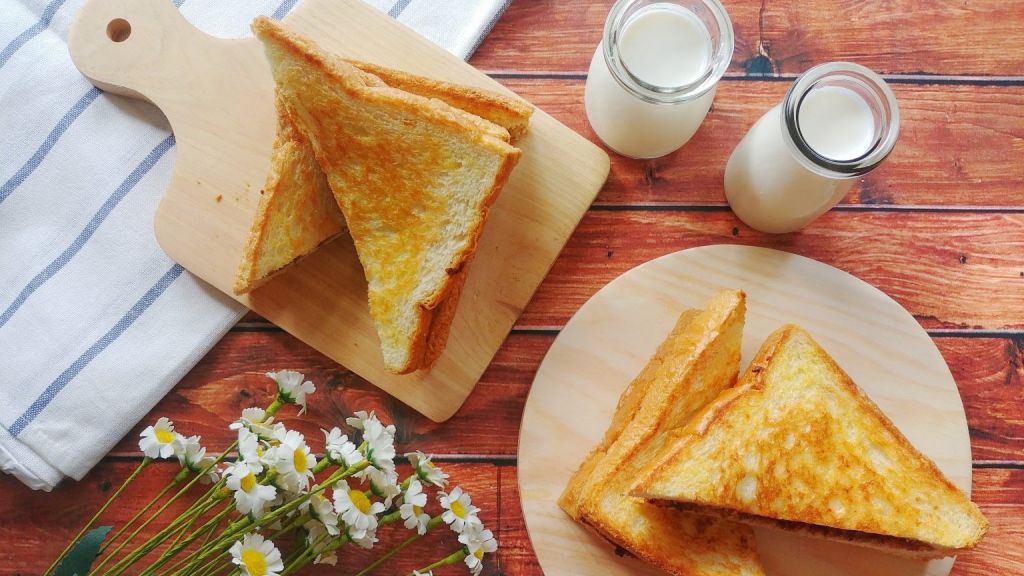 Trik Bikin Roti Bakar Susu yang Enak di Teflon untuk Cemilan Sore Si Kecil, Mudah Banget Moms
