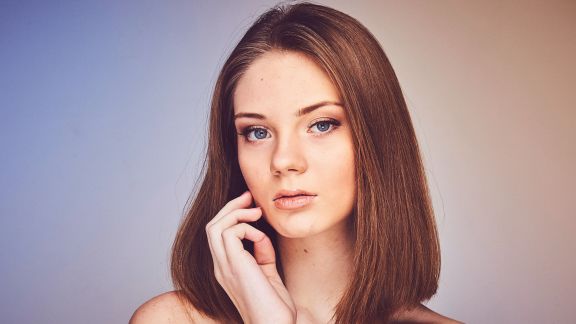 Mengecilkan Pori-Pori Wajah Bisa Menggunakan Es Batu Lho Beauty, Begini Caranya!
