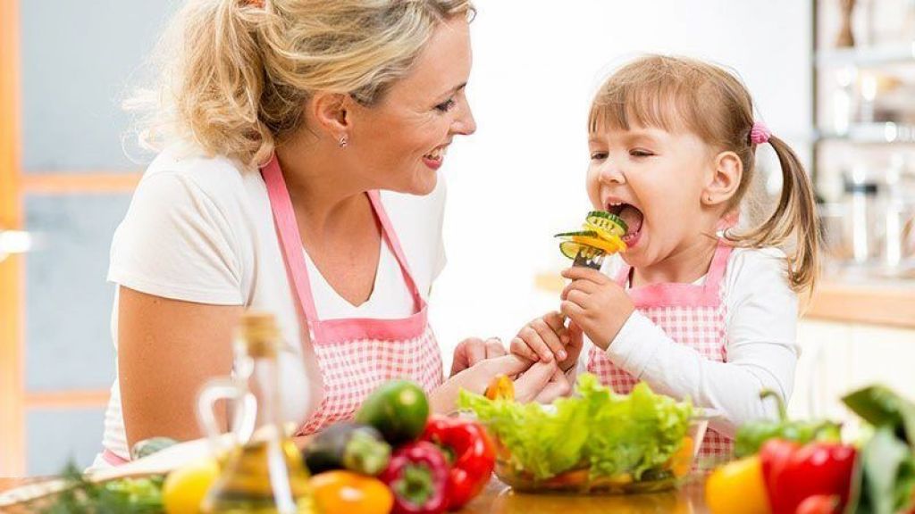 Moms, Ingin Anak Suka Makan Sayur? Gampang Ikuti Tips Berikut Ini Yuk!