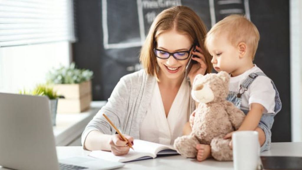 Tips Ampuh Redakan Stres Pada Working Mom yang Sedang Menyusui, Tiati Bikin Produksi ASI Seret!
