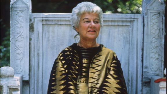 Rayakan Ulang Tahun, Seniman Feminis Peggy Guggenheim Ubah Permainan Jadi Museum!