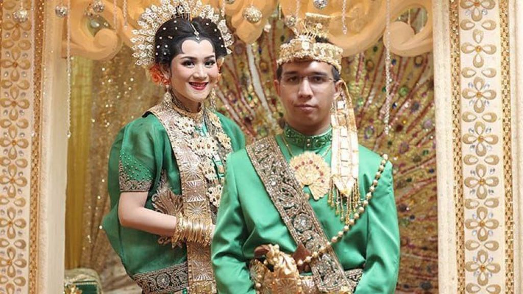 Waw! Unik, Ternyata Ini Makna Mahkota Pernikahan yang Dipakai Pengantin Wanita Indonesia