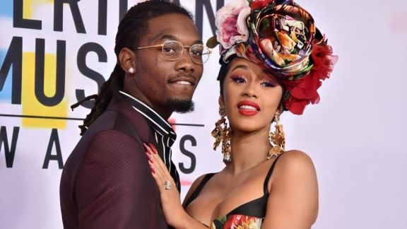 Kembali Rujuk, Cardi B Menarik Gugatan Cerainya Dengan Offset