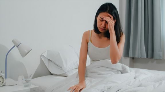 Kurangnya Hormon Estrogen Saat Menstruasi Picu Sakit Kepala Tak Tertahankan